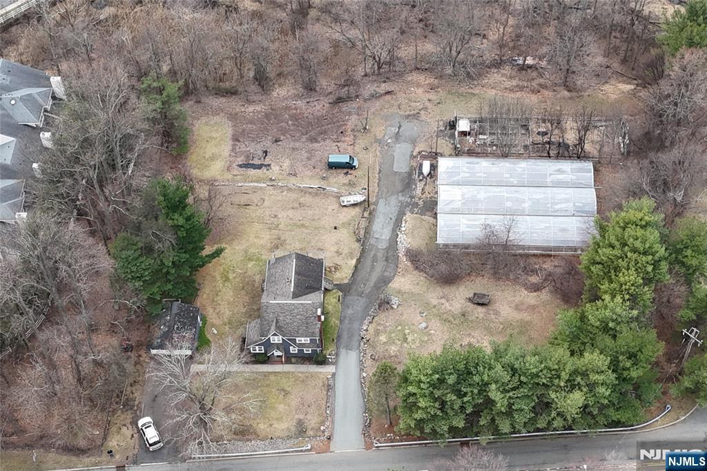 182 Airmont Avenue - Photo 3