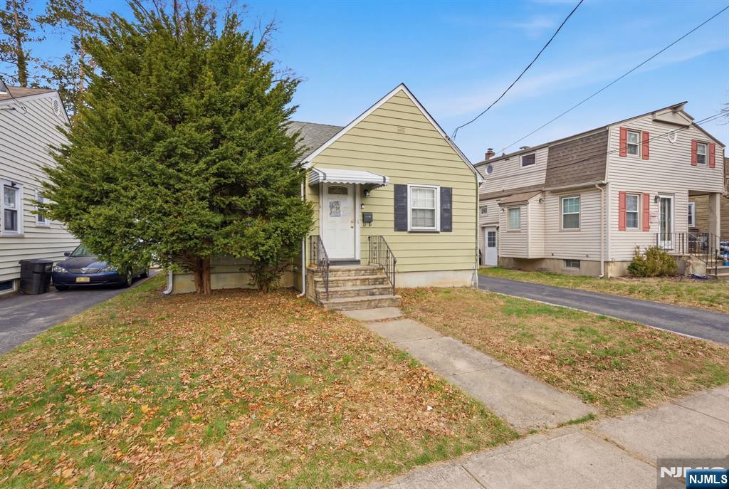 106 Summit Avenue - Photo 1
