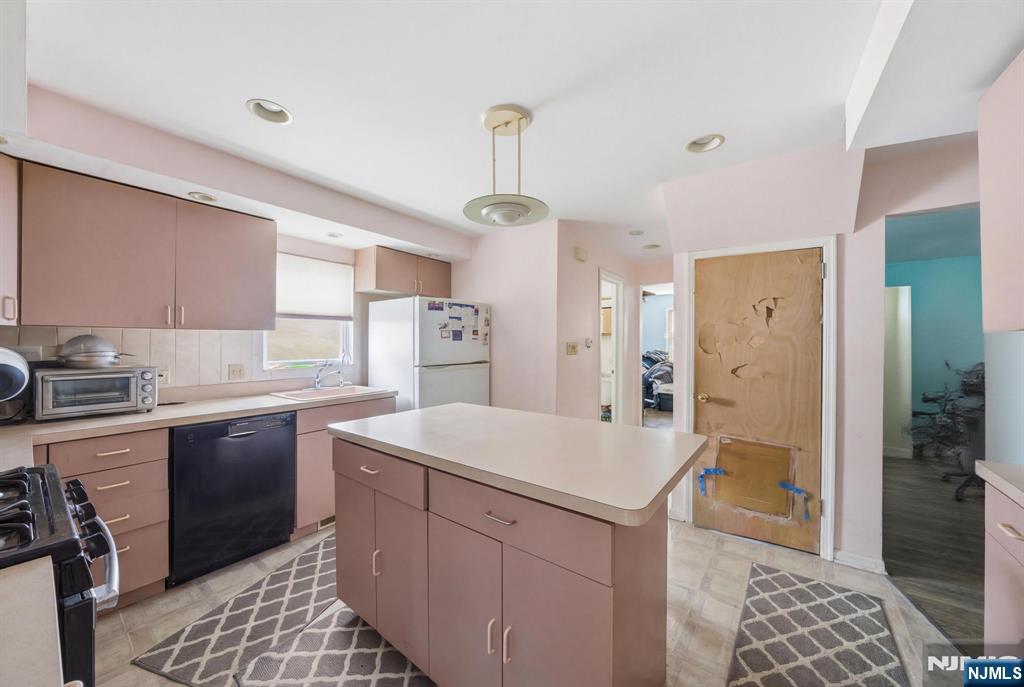 106 Summit Avenue - Photo 2