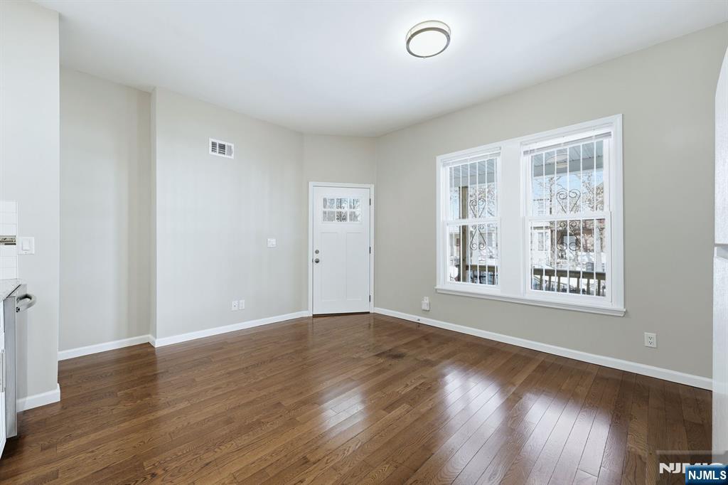 314 W 7th Avenue, Newark, NJ, 07107