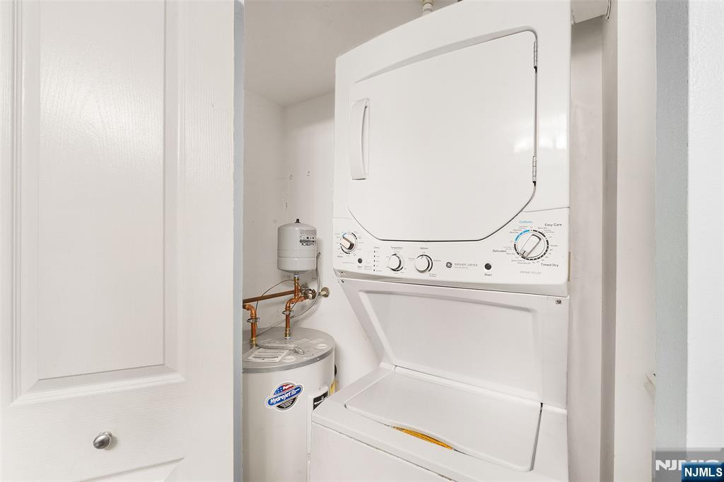 300 Main Street #811