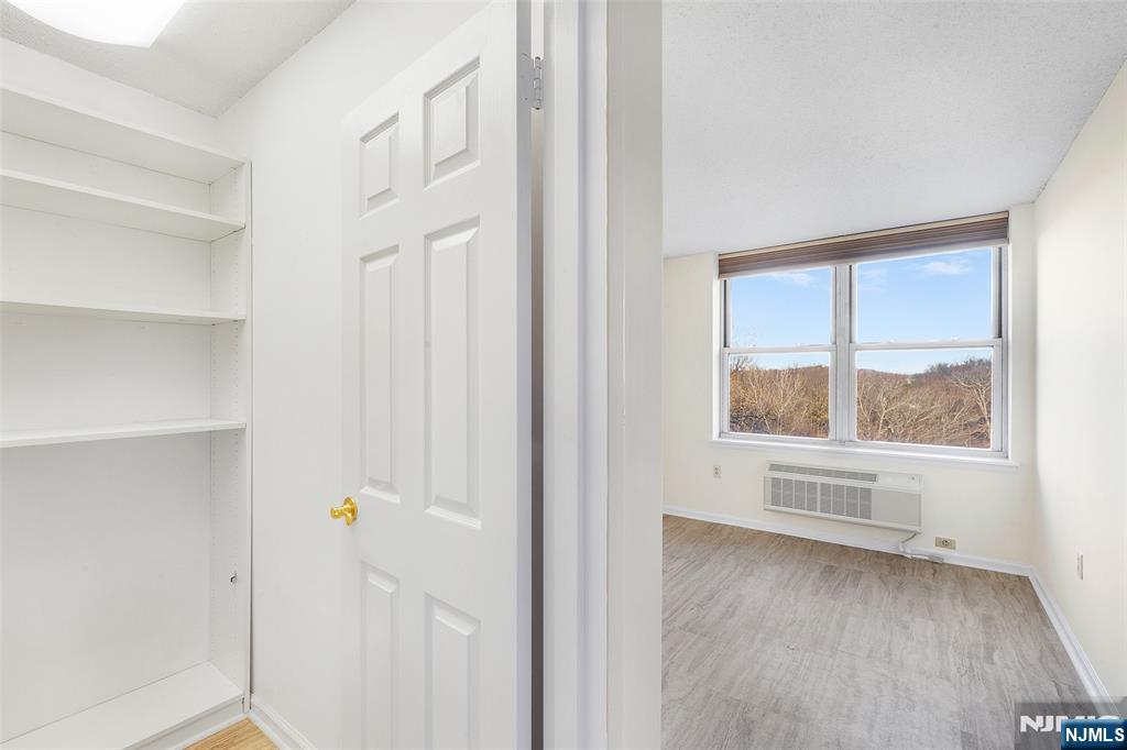 300 Main Street #811