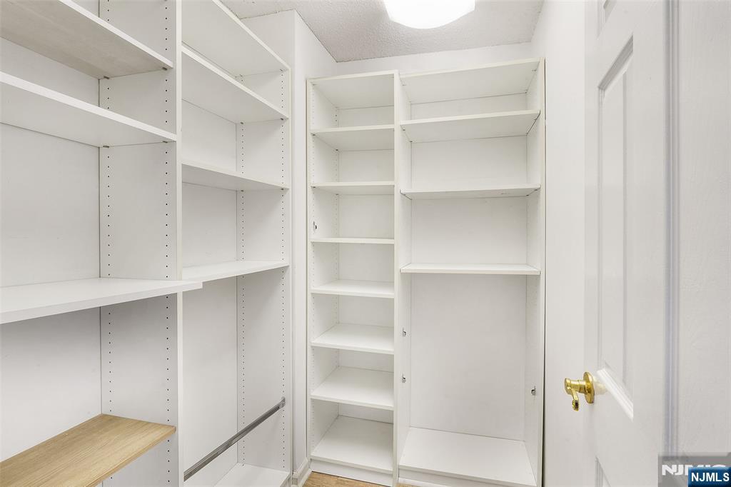 300 Main Street #811