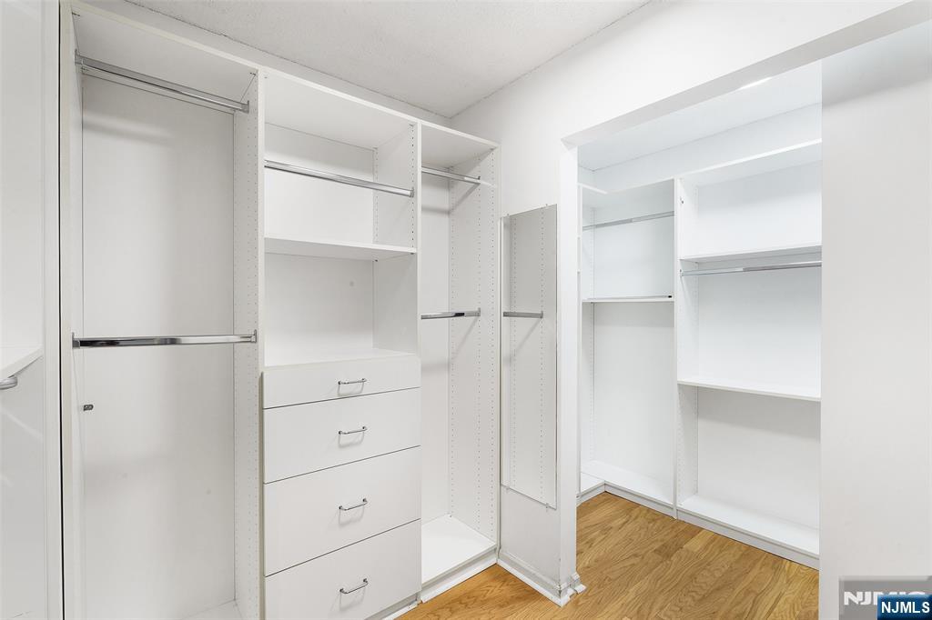 300 Main Street #811