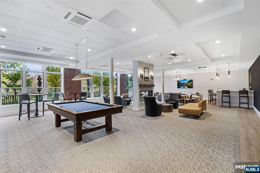 300 Main Street #811