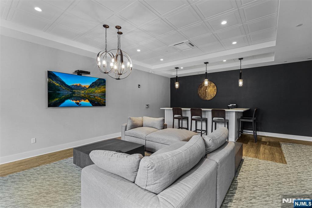 300 Main Street #811