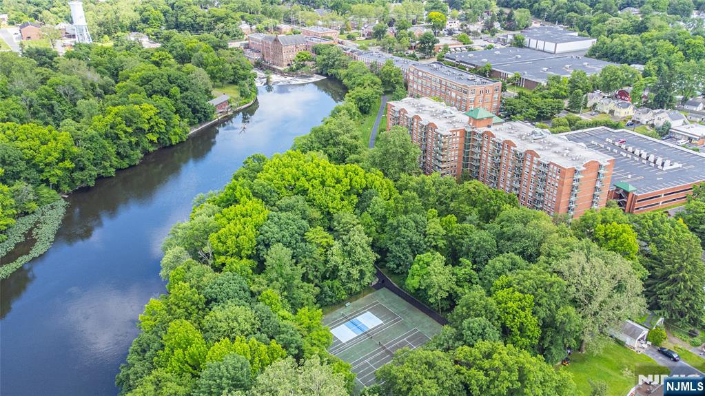 300 Main Street #811