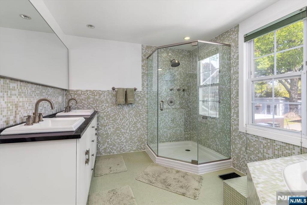 65 Lincoln Avenue — photo 21