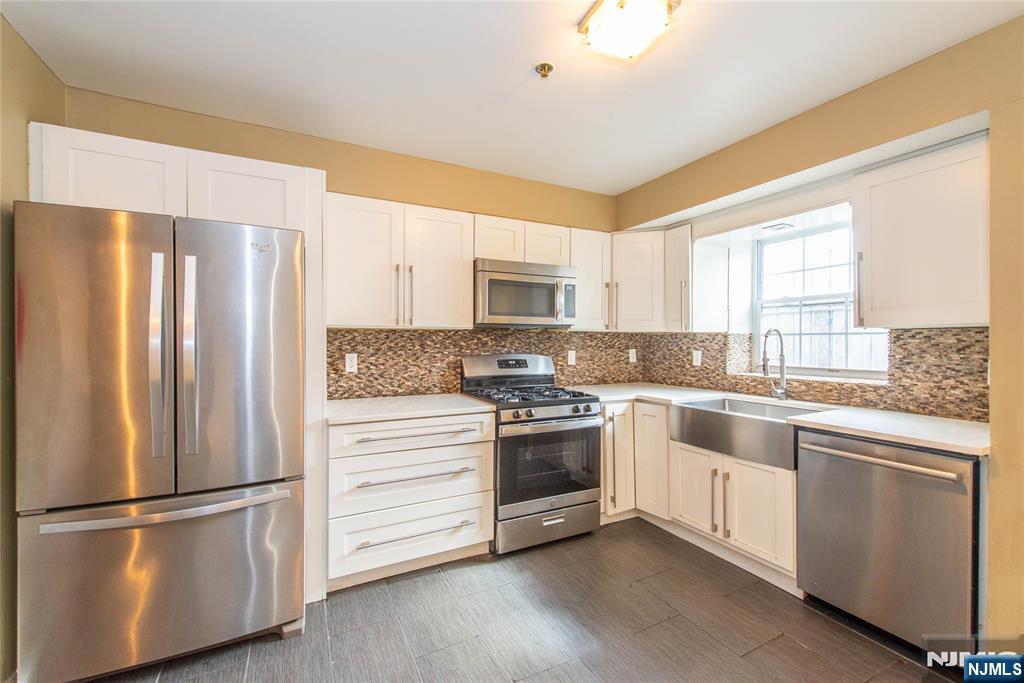 279 Orange Street 1 - Photo 1