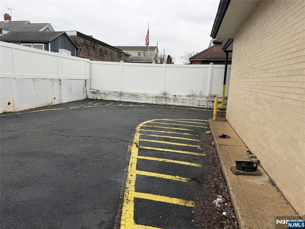 349-351 John Street - Photo 4