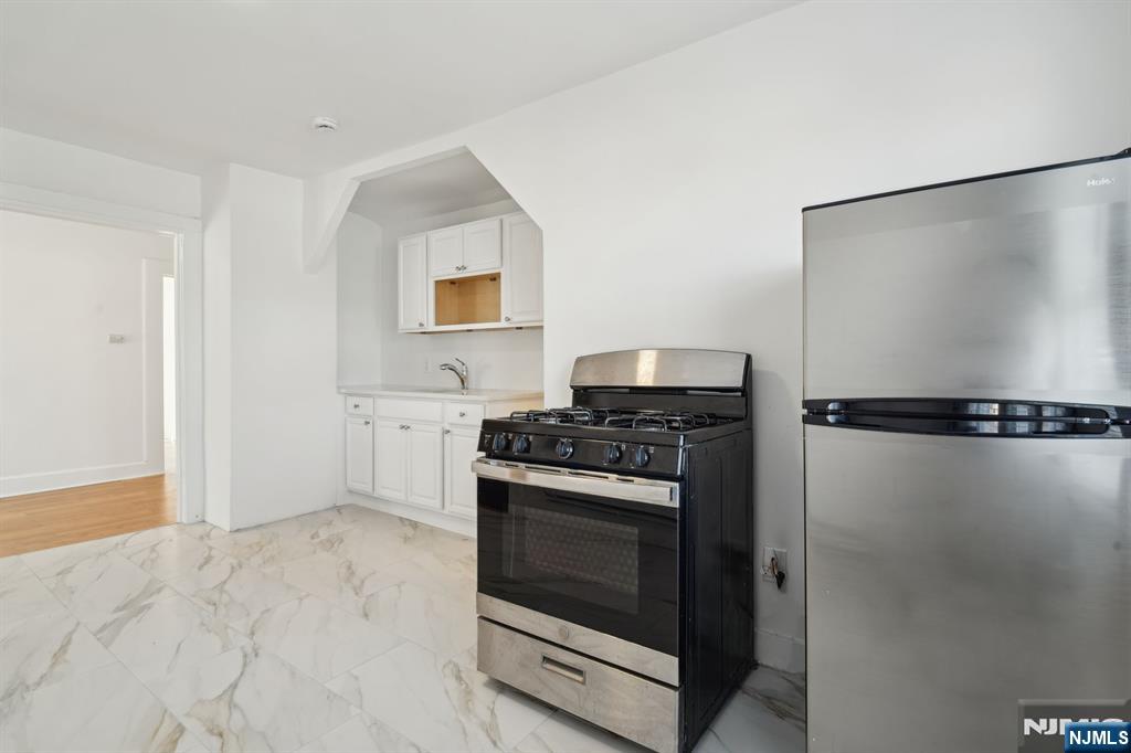 403 Abington Avenue 3 - Photo 2