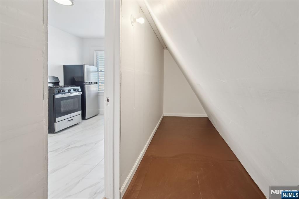 403 Abington Avenue 3 - Photo 5