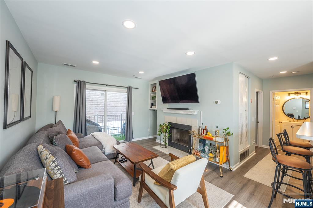 $349,900 Condo