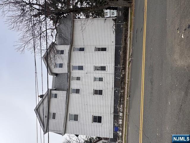 186 Linden Avenue - Photo 1