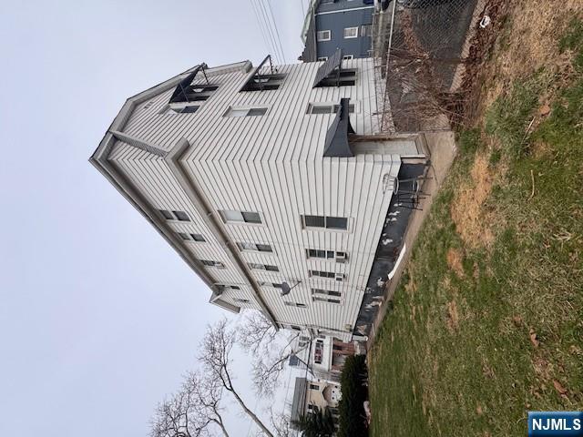 186 Linden Avenue - Photo 2