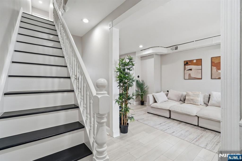 87 Madison Avenue - Photo 3