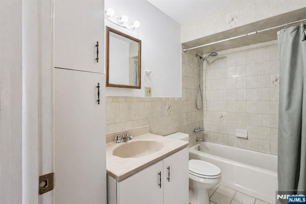 40 Malcolm Avenue 1 A - Photo 4