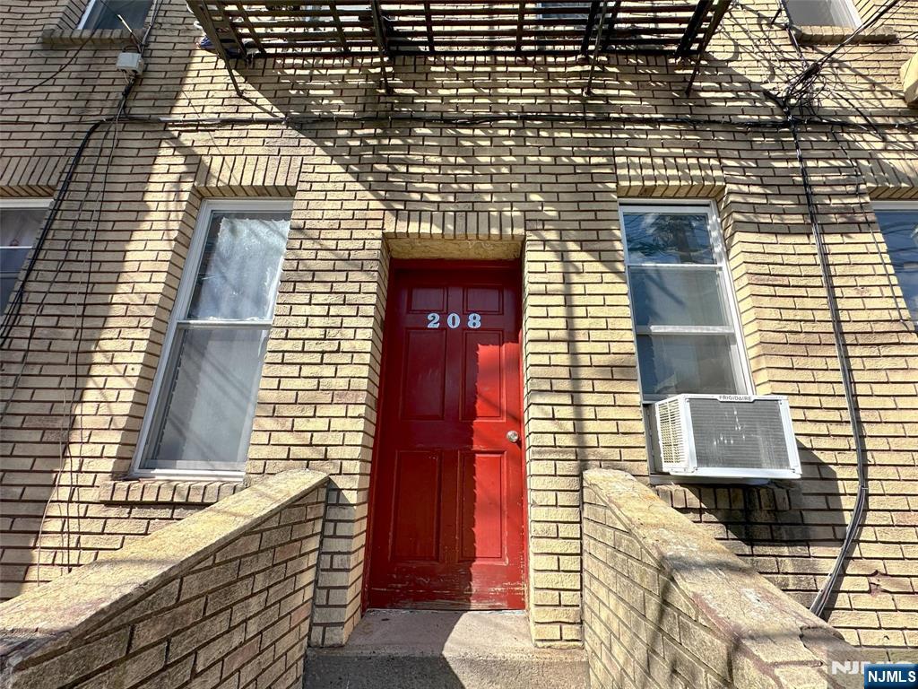 208 38th Street - Photo 2