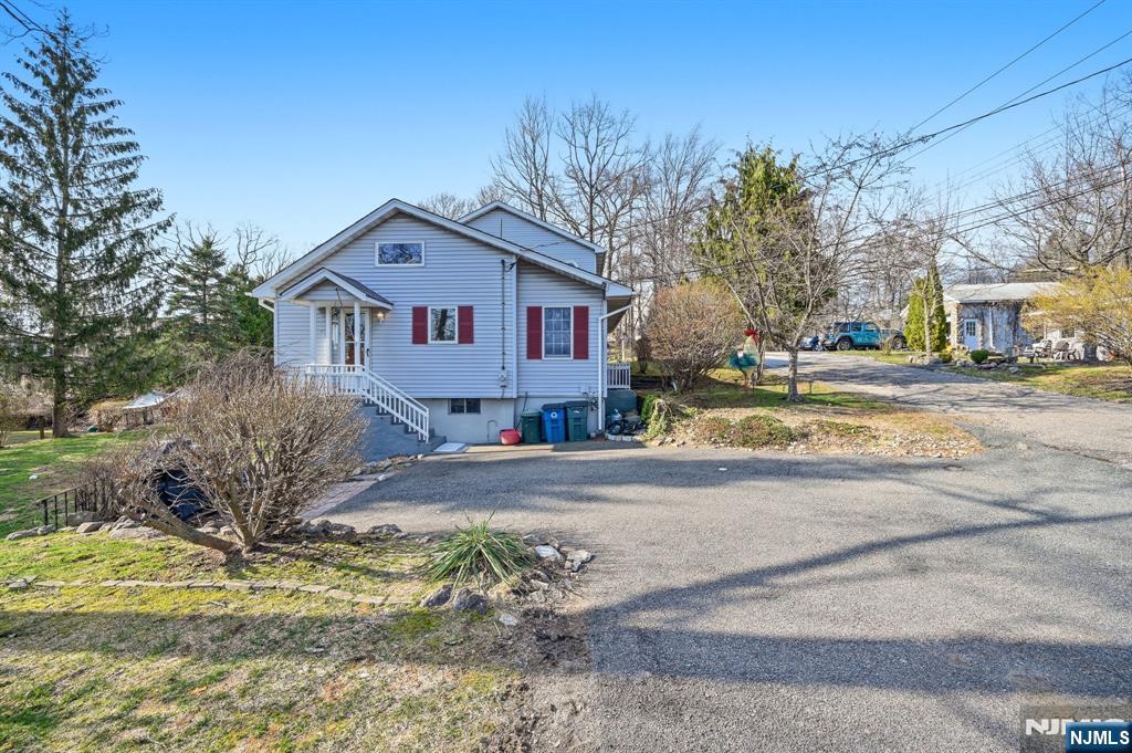 72 Hudson Drive, West Milford, NJ, 07480