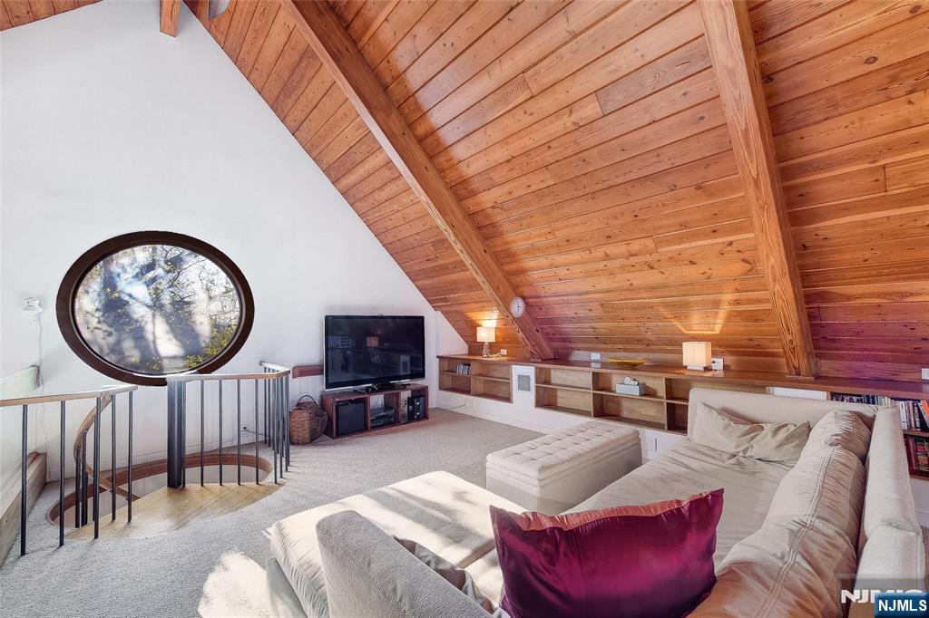 Property View 33