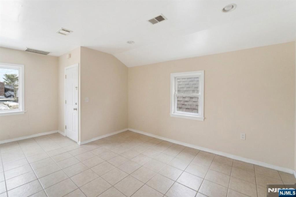 550 Norwood Street - Photo 4