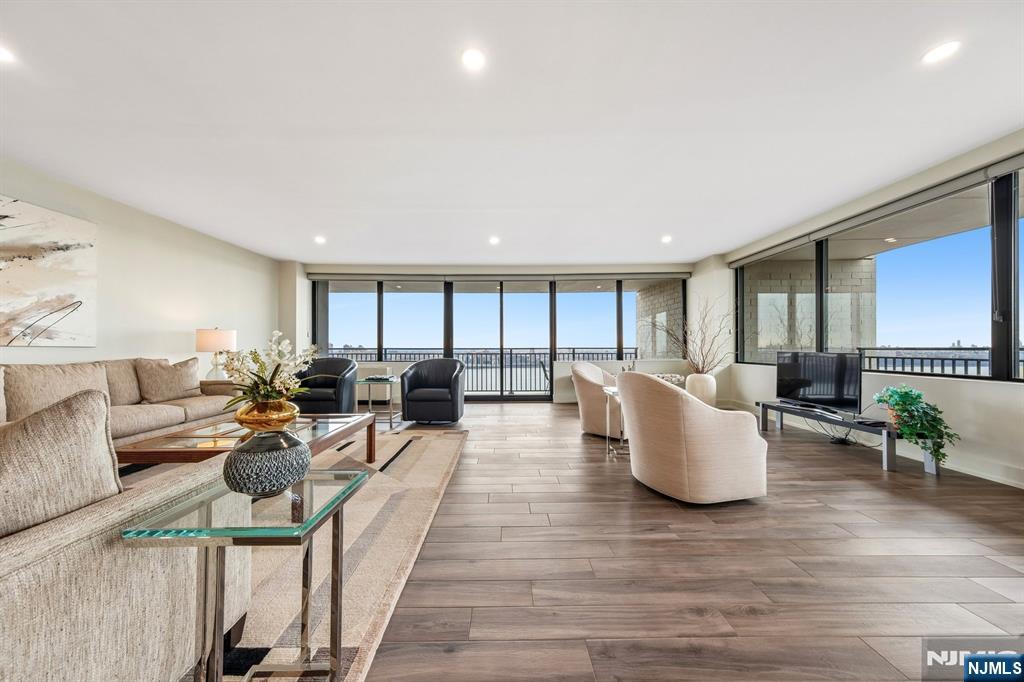 1500 Palisade UNIT 14F, Fort Lee, NJ, 07024