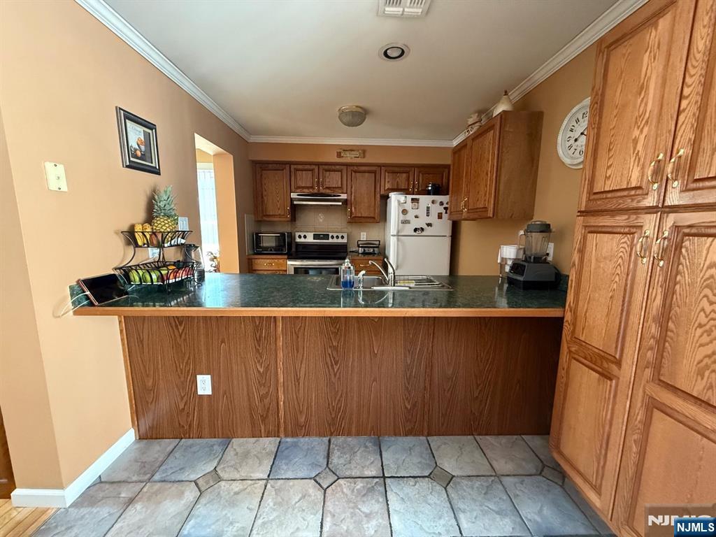 2-02 Fair Lawn Avenue