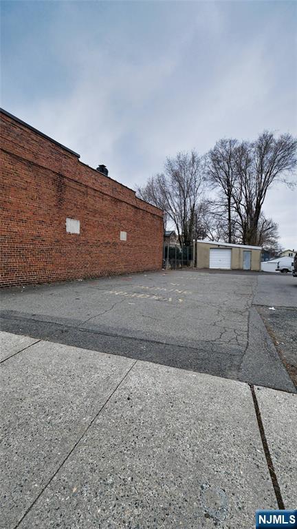 213-217 Stuyvesant Avenue — photo 13