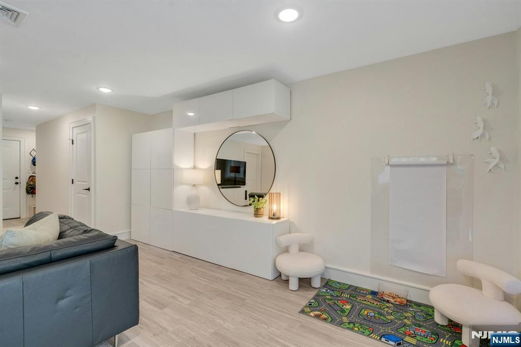 387 Lincoln Avenue #B — photo 16