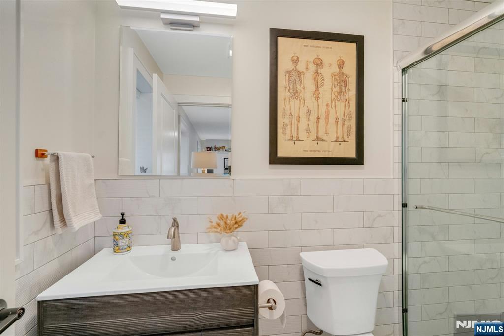 387 Lincoln Avenue #B — photo 17