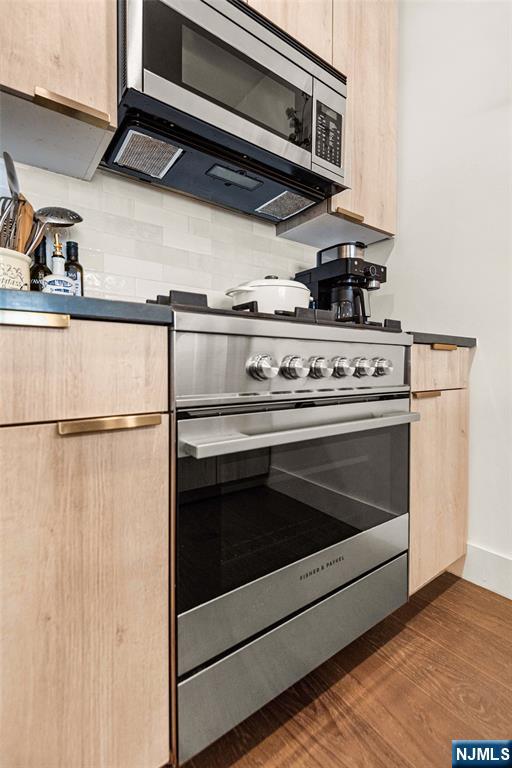 386 5th Street #302-A