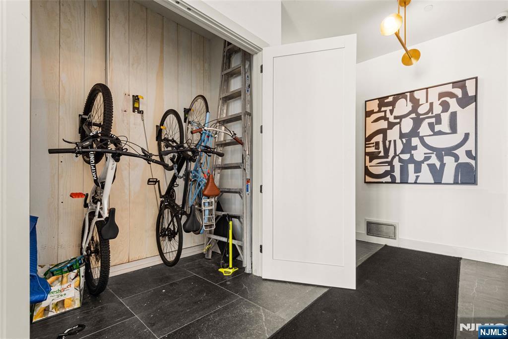 386 5th Street #302-A