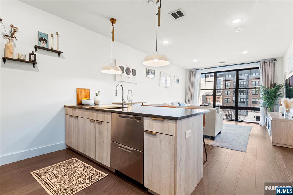 386 5th Street #302-A