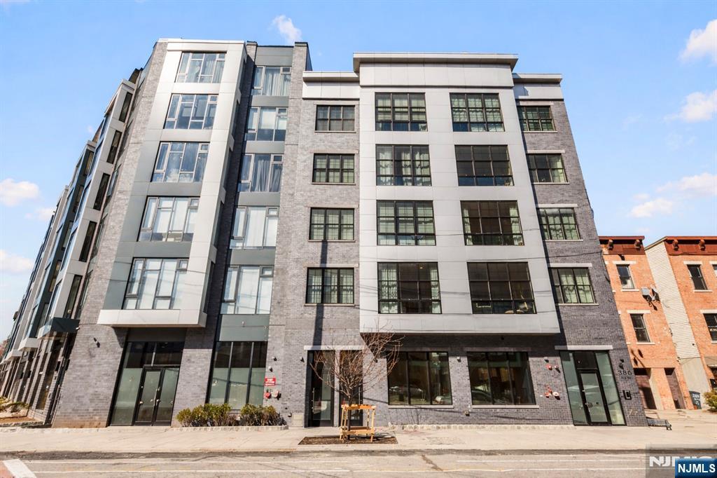 386 5th Street #302-A