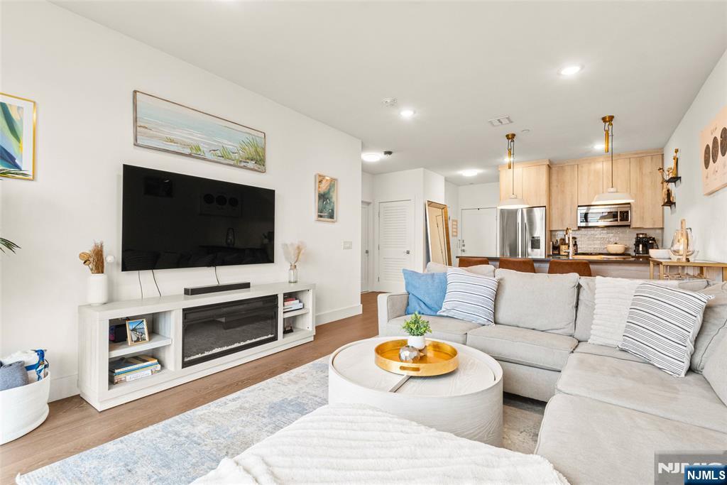 386 5th Street #302-A