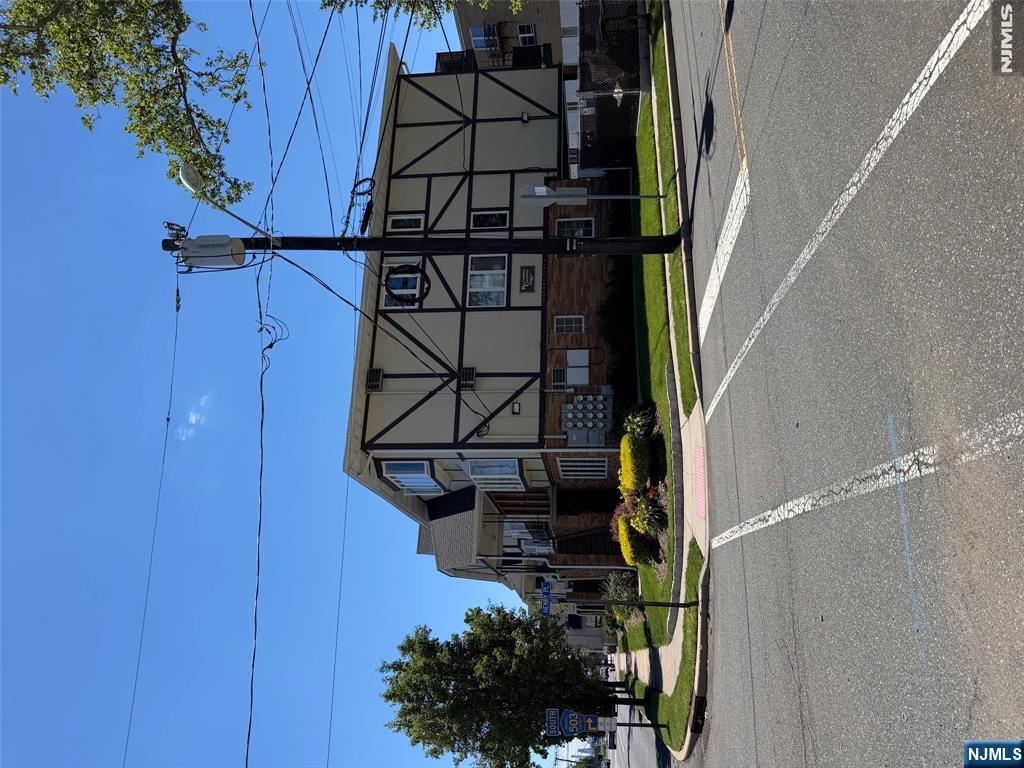 33 Henry Place B4 - Photo 3