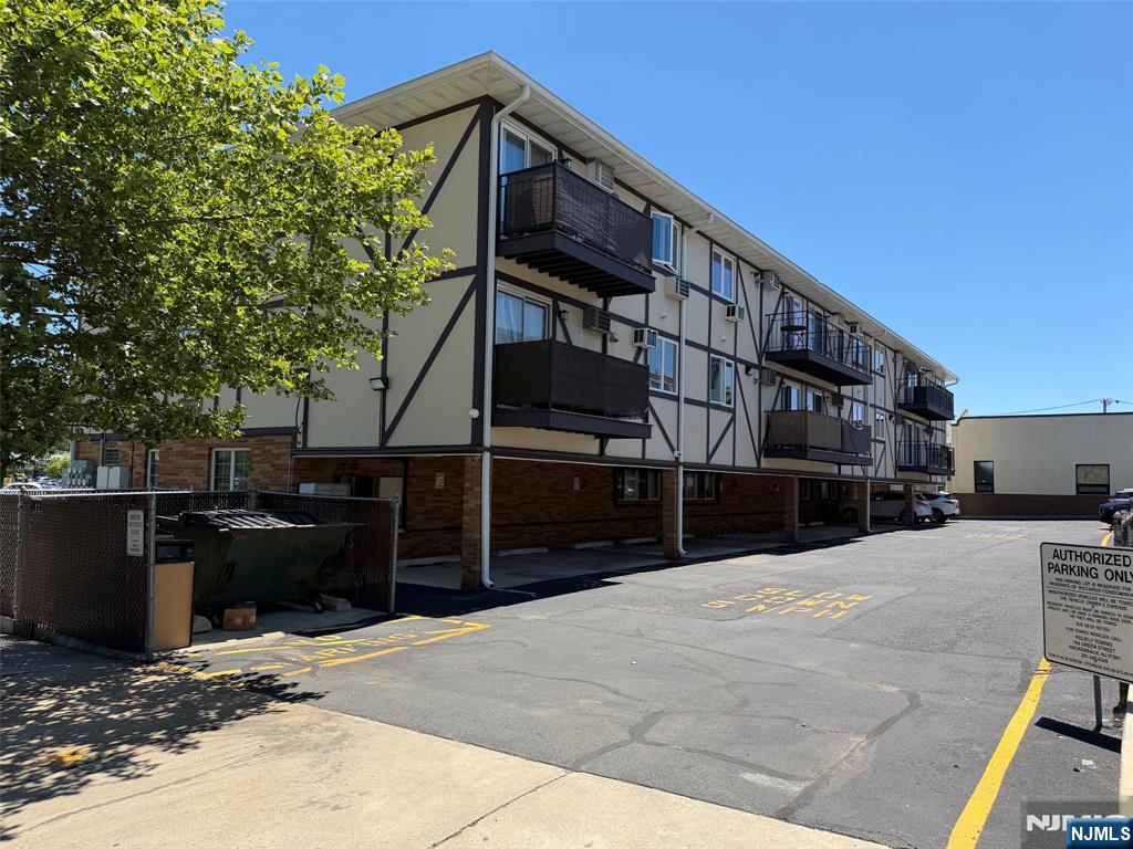 33 Henry Place B4 - Photo 4