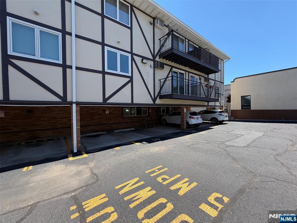 33 Henry Place B4 - Photo 5