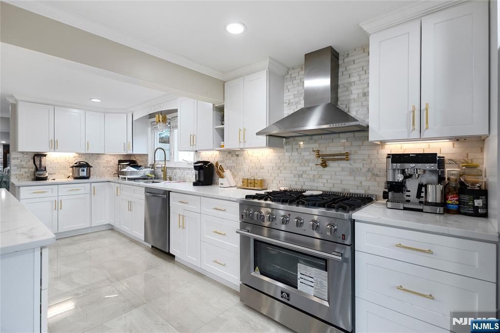 8 Curtis Drive - Photo 5