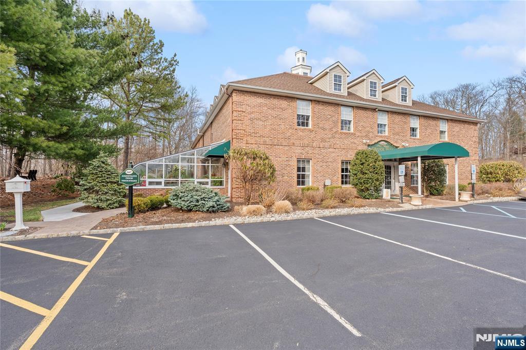 4 Richmond Road #215