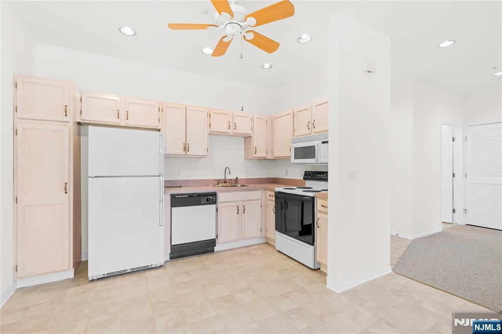 4 Richmond Road #215