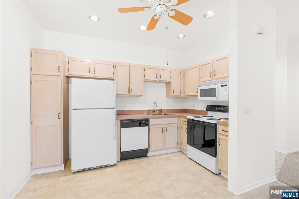 4 Richmond Road #215