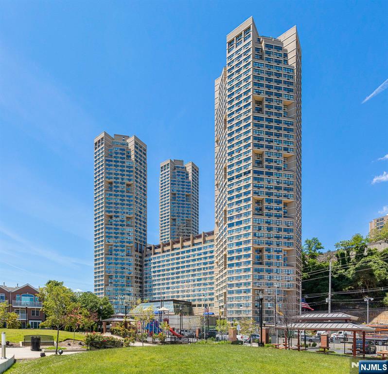 $459,000 Condo