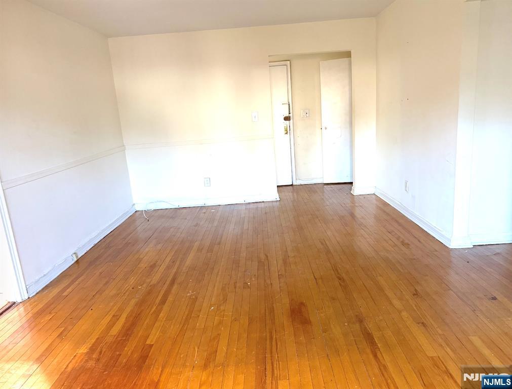 520 Broad Avenue 9 - Photo 5