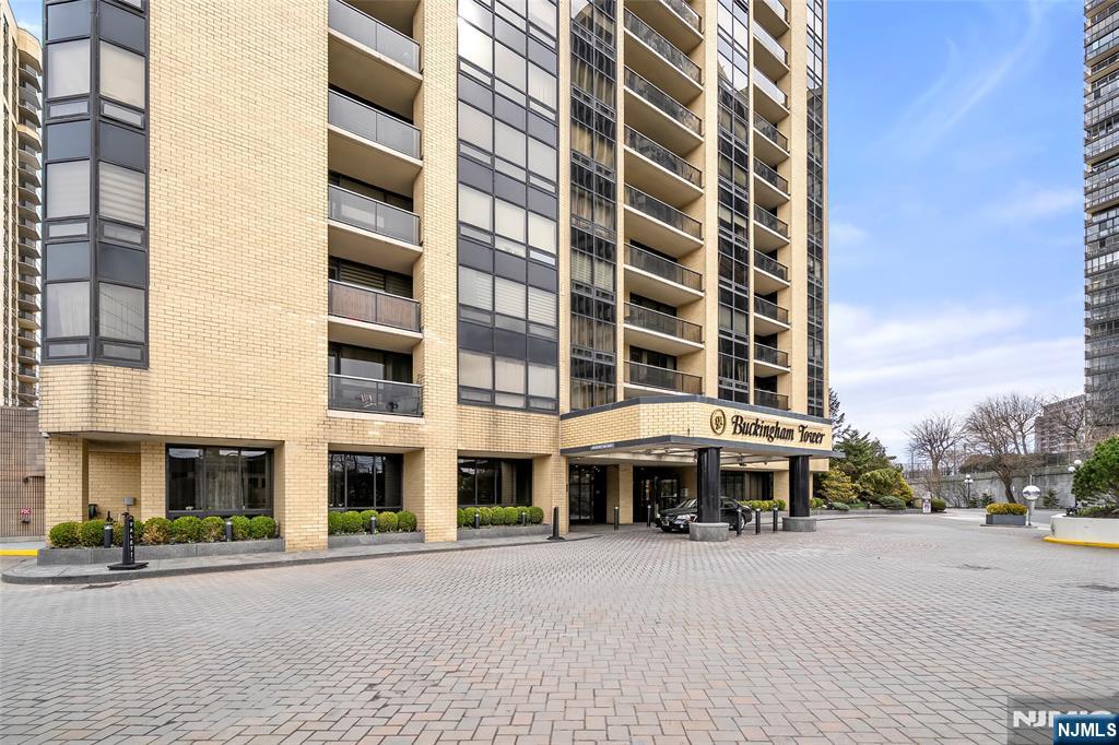 $595,000 Condo