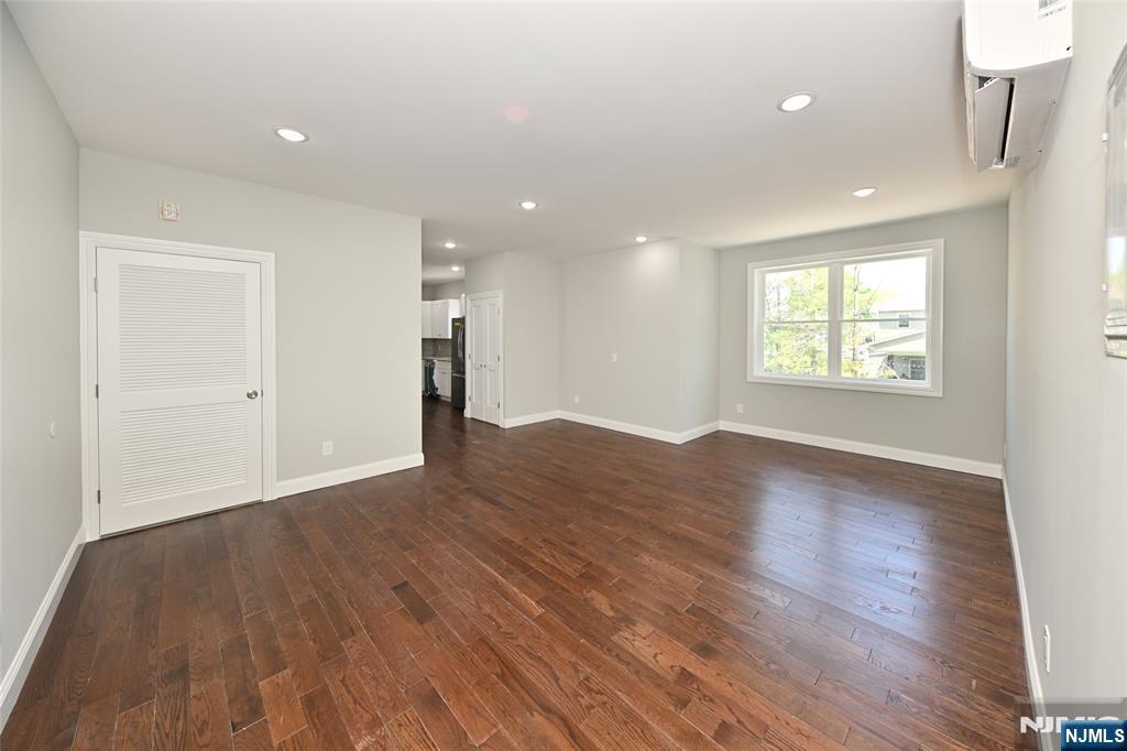 59 Lincoln Avenue — photo 31
