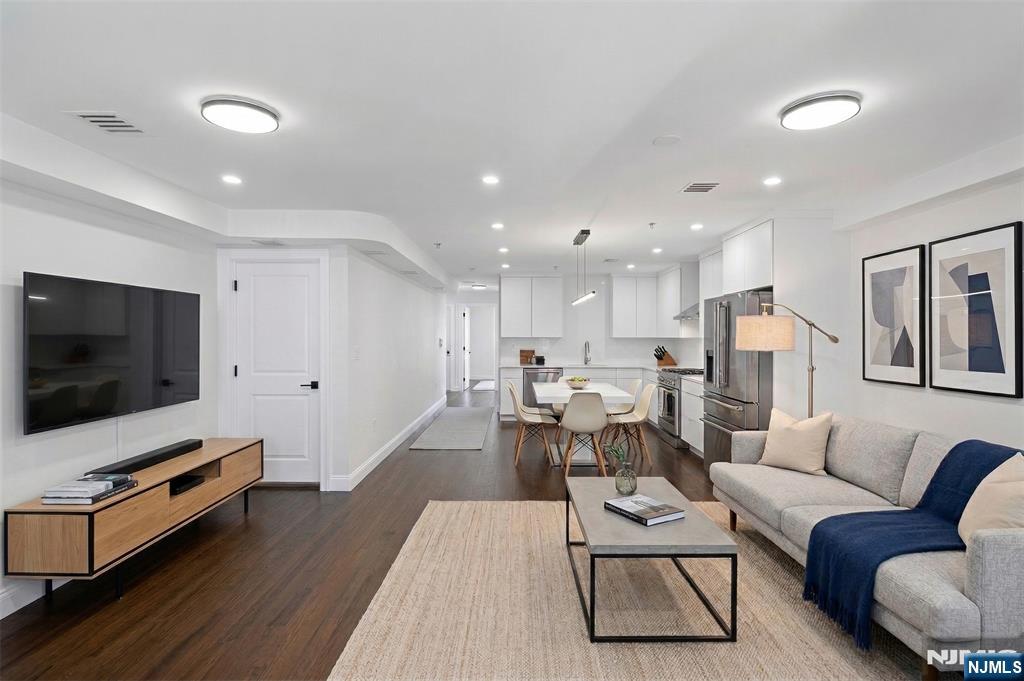 306 Grand Street 2 - Photo 2