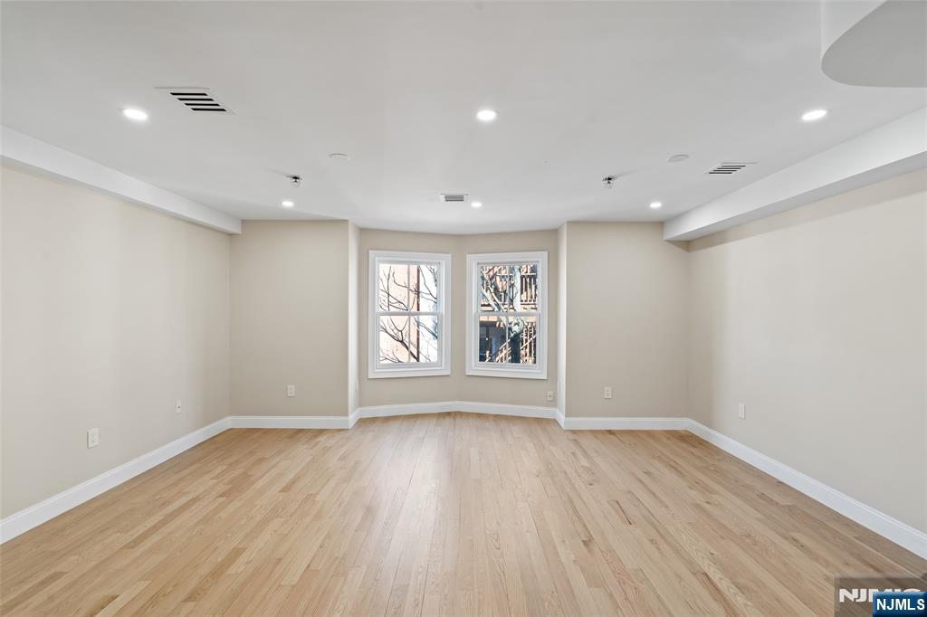 306 Grand Street 2 - Photo 5