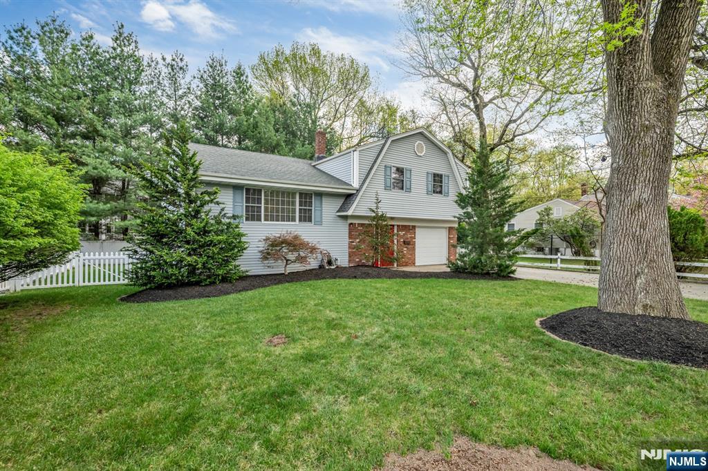 364 Knickerbocker Road - Photo 2