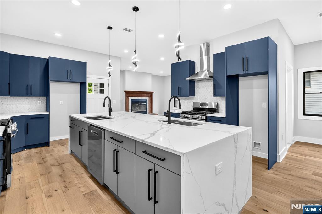 447 Queen Anne Road — photo 16